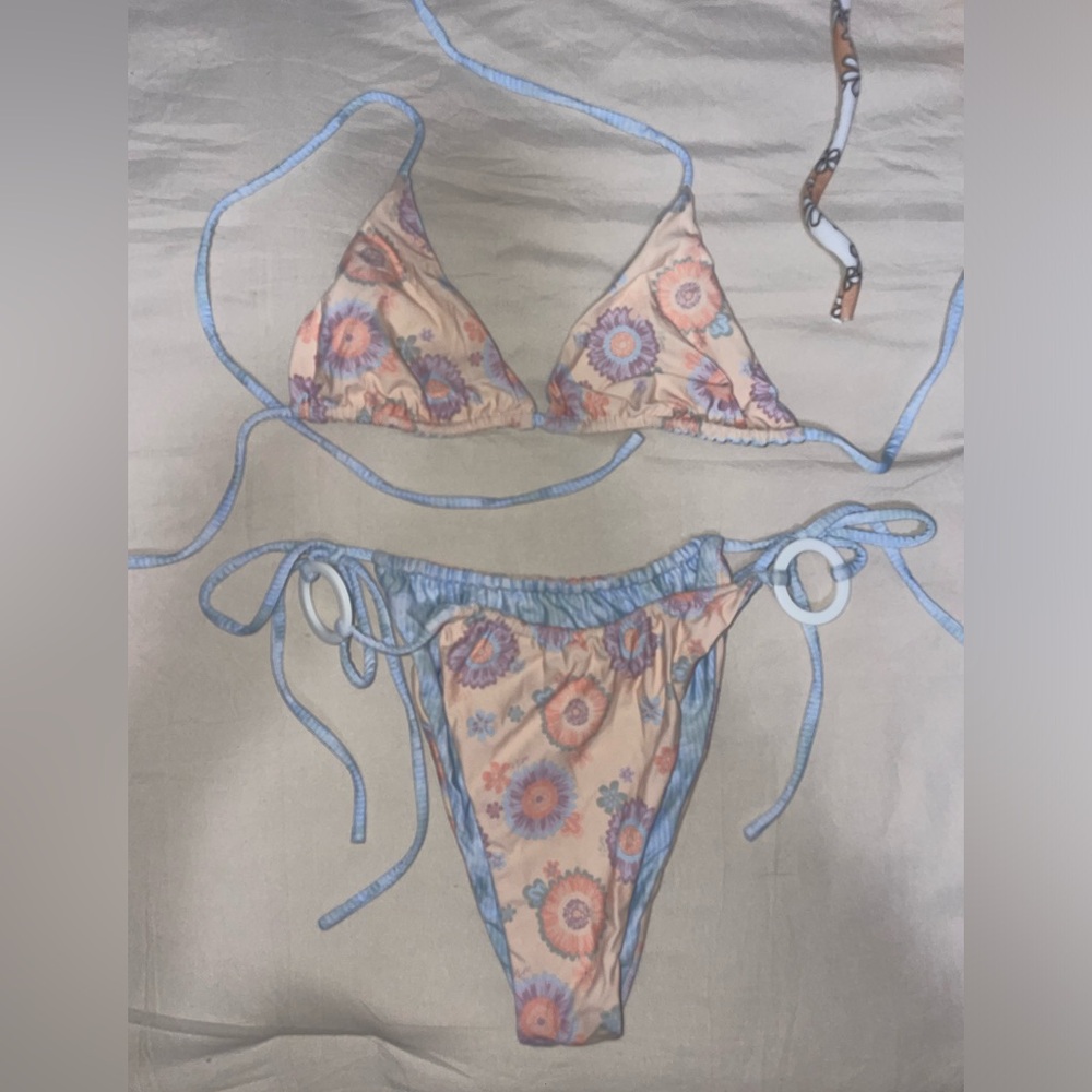 Vdm string bikini top and bottom